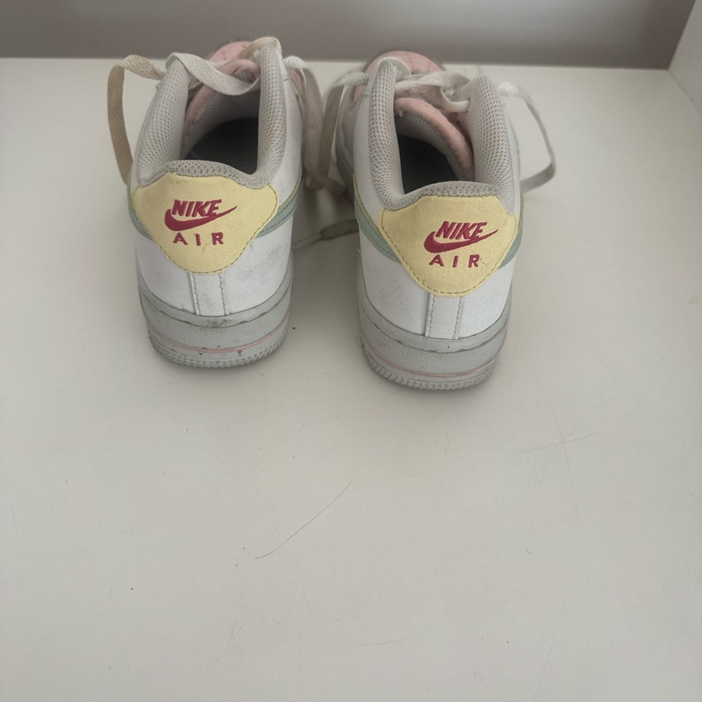 Nike Kids Air Force 1 Sneakers - White and pastel colors